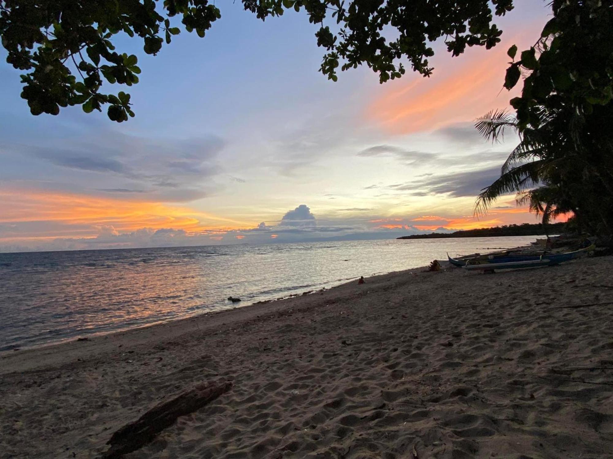 Hola Beach Resort Siquijor Eksteriør bilde